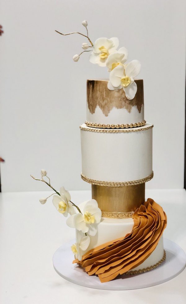 Golden Ruffle Cake - Image 3