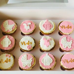 Baby shower cupcakes